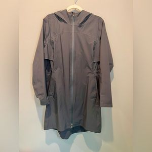 Lululemon rain jacket black